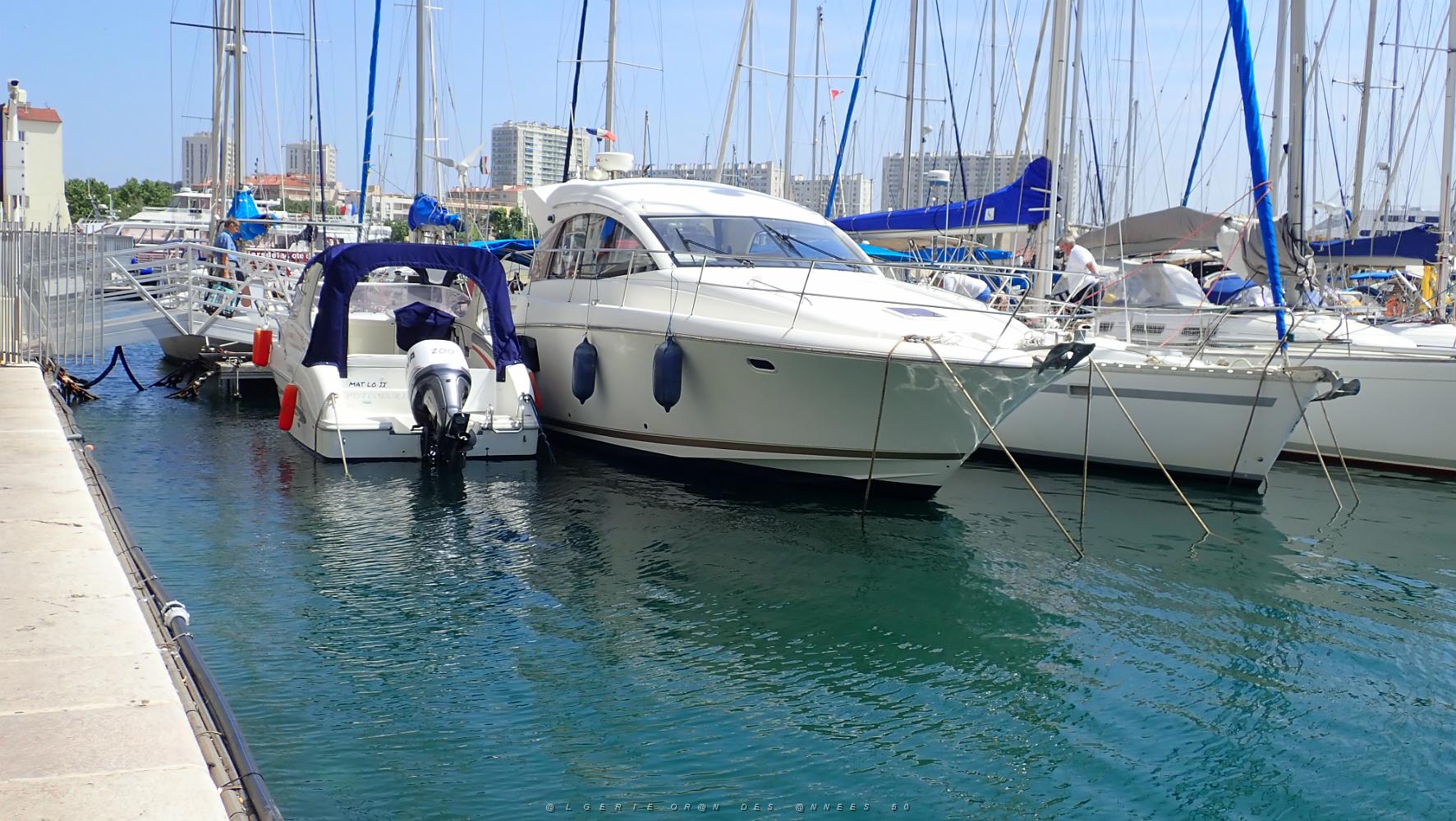9 Toulon et son port.JPG